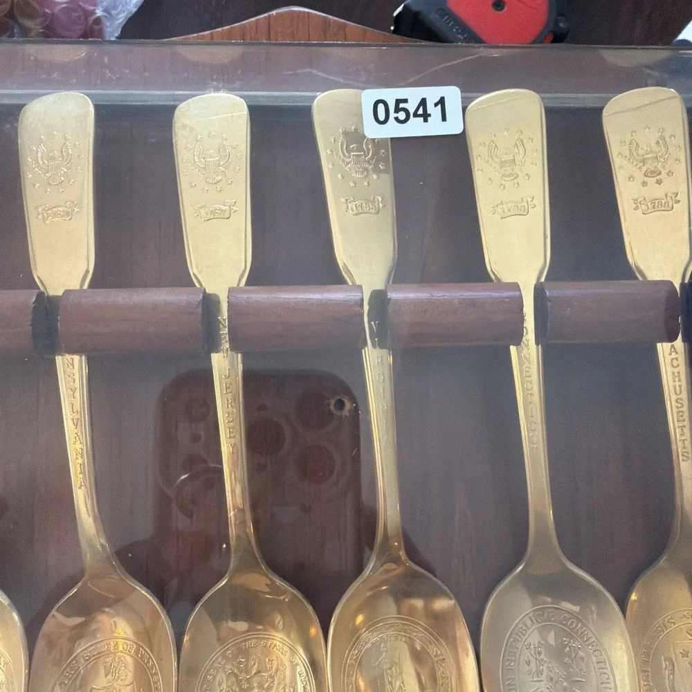 Vintage 1976 Bicentennial 13 Colonies Spoon Set Gold Electroplate Display Case